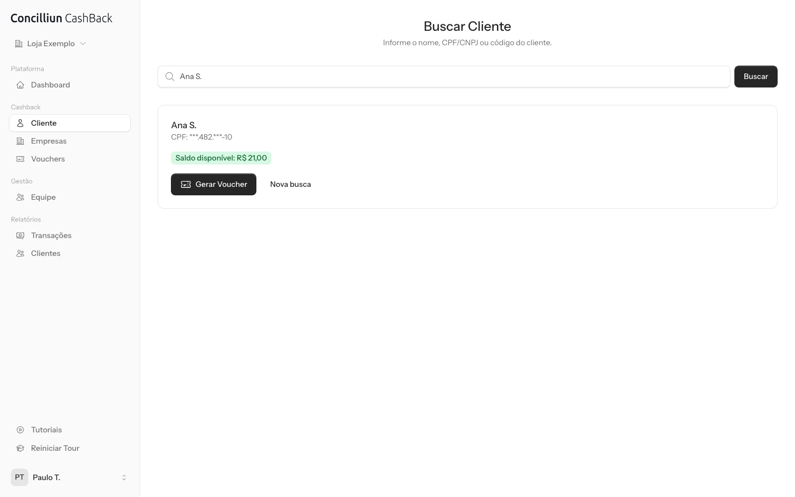 Tela "Buscar Cliente" do Concilliun CashBack: o vendedor pesquisou "Ana S." e o resultado mostra o CPF mascarado ***.482.***-10, o selo verde "Saldo disponível: R$ 21,00" e os botões "Gerar Voucher" e "Nova busca".